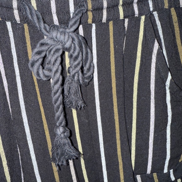 Juniors Cute Shorts - Picture 4 of 5